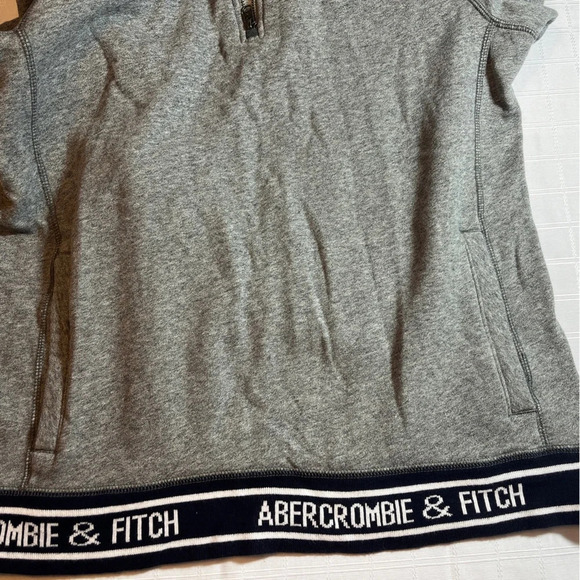 Abercrombie & Fitch Heather Gray & Navy Spellout 1/4 Zip Kangaroo Pocket Med - Picture 3 of 11